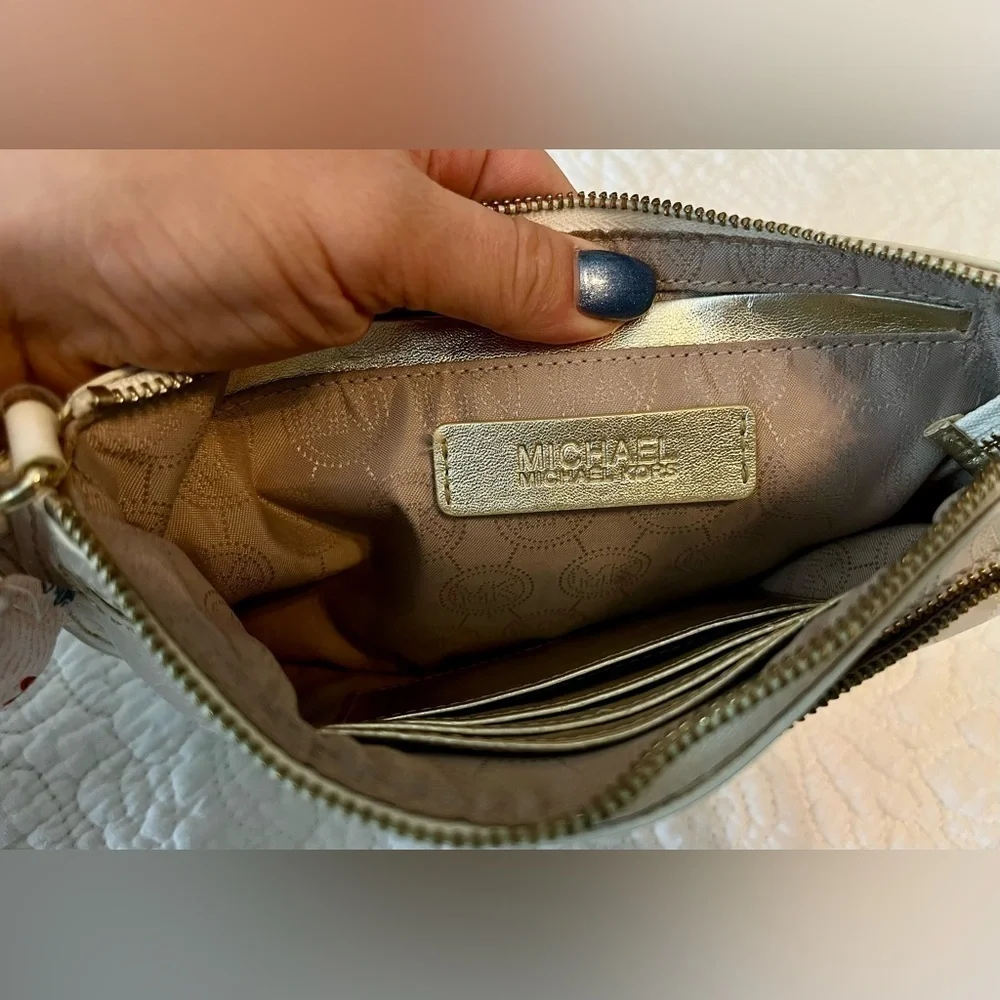 Michael Kors White Wristlet - Picture 4 of 10